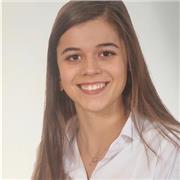 Soy estudiante de magisterio. Doy clases particulares, principalmente de inglés.Puedo recoger a niños del colegio y cuidarles